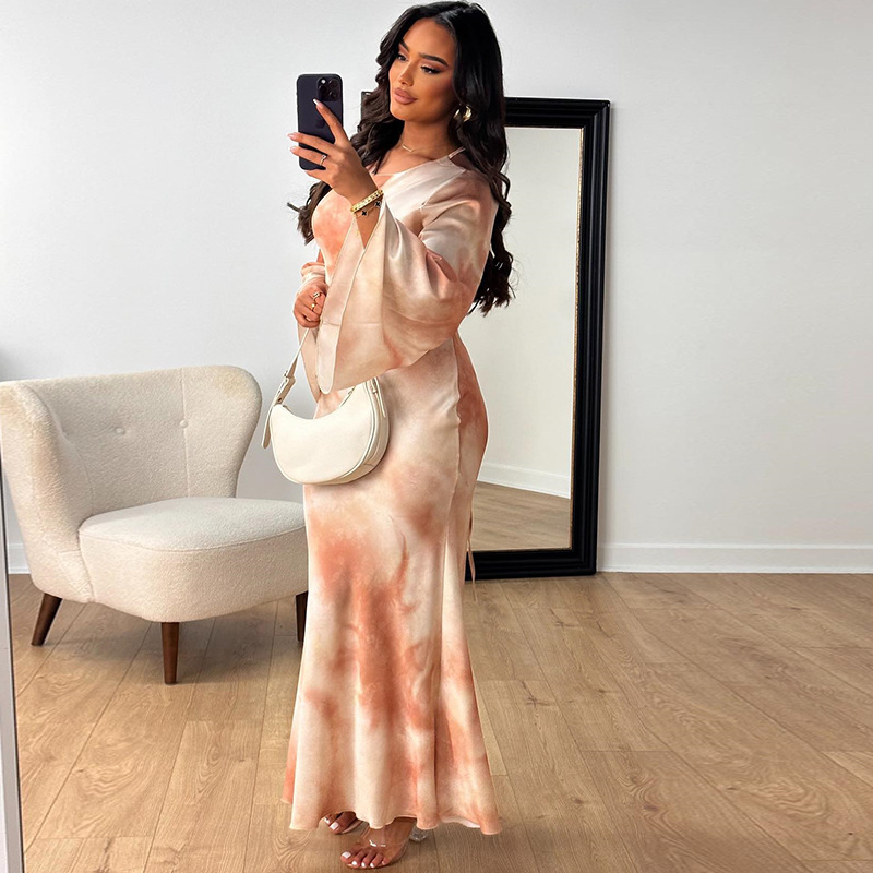 Round neck dress with printed flared sleeves Dress - Image 3